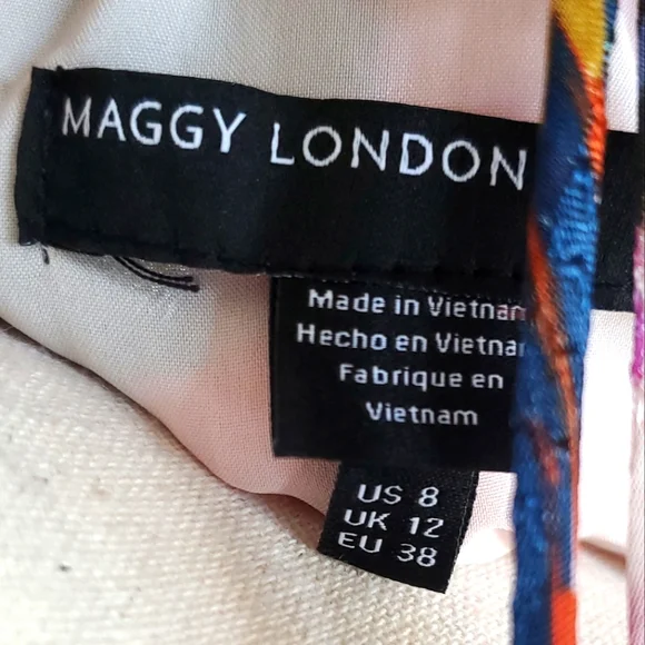 NWT Maggy London Floral Printed Halter Maxi Dress w/ Waist Tie, Size 8 - Picture 15 of 17